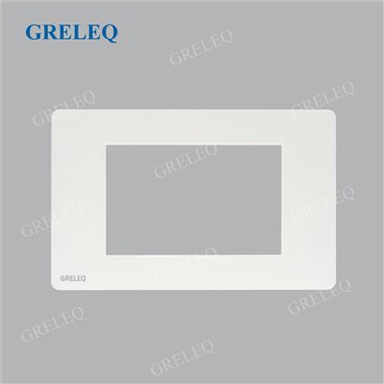 Mặt chứa 1 thiết bị cỡ lớn, 2 thiết bị cỡ trung hoặc 3 thiết bị cỡ nhỏ